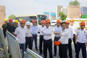 市委常委、常務副市長楊六順一行調研公司壟上花苑項目施工安全情況